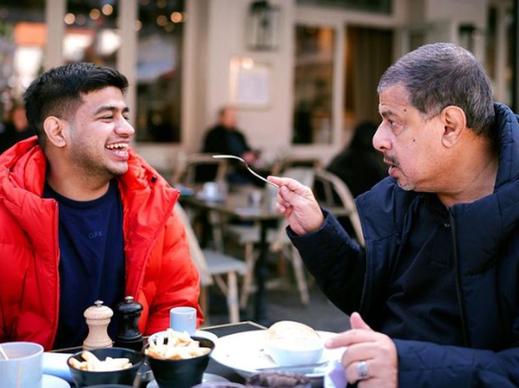 Serunya! Fadil Jaidi Tumpengan dan Sarapan di Paris Bareng Pak Muh