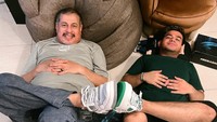 Fadil Jaidi dan Pak Muh dikenal sebagai ayah dan anak dengan aksi yang kocak. Baru-baru ini keduanya ramai diperbincangkan di media sosial. Foto: Instagram/fadiljaidi