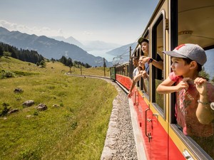 Cara Asyik Nikmati Libur Lebaran di Swiss: Keliling Naik Kereta