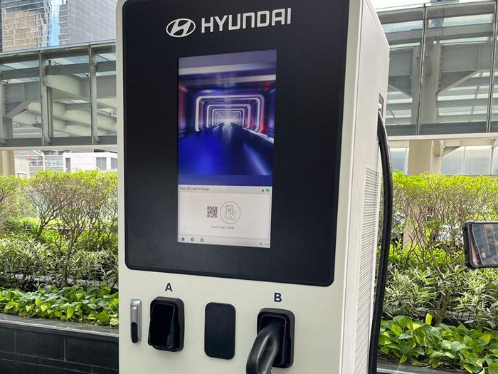 Hyundai resmikan fasilitas ultra fast charging di Plaza Indonesia, Jakarta (9/3/2023).
