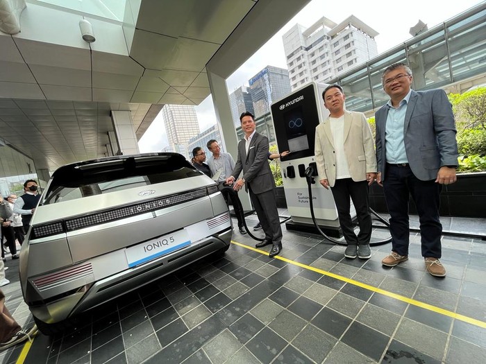 Hyundai resmikan fasilitas ultra fast charging di Plaza Indonesia, Jakarta (9/3/2023).