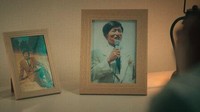 Jeong Myeong-seok menggunakan otoritasnya memaksa wanita muda untuk pengampunan dosa dengan tindakan seksual. Foto: Netflix