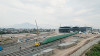 Mengutip dari Instagram @keretacepat_id (KCIC), saat ini, untuk overall dari progres pembangunan Kereta Api Cepat Pertama di Indonesia ini sudah hampir selesai.