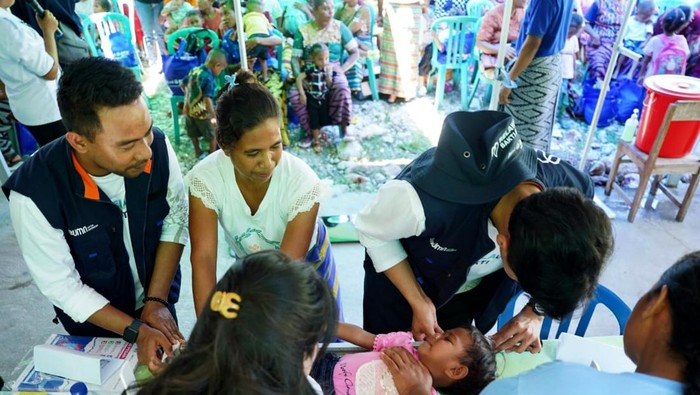 Relawan Bakti BUMN turun langsung salurkan bantuan untuk ratusan anak dan ibu hamil serta yang membutuhkan di Desa Kolbano, NTT. Begini potretnya.