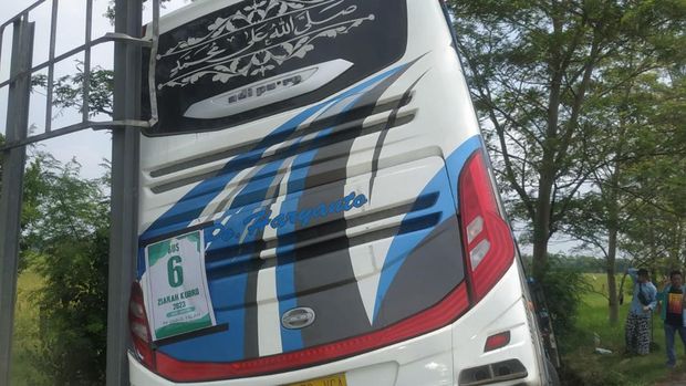 Kendaraan yang terlibat kecelakaan beruntun di jalan Tol Solo-Ngawi, Km 523+600, Sragen, Kamis (9/3/2023).