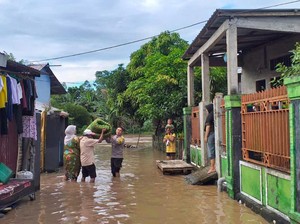Bibir Sungai Terancam Ambles Diterjang Banjir, 35 Rumah Terendam