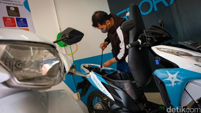 Motor BBM yang dikonversi ke motor listrik juga mendapat subsidi Rp 7 juta dari pemerintah. Program konversi sendiri ada beberapa syarat untuk mendapatkannya. Apa saja?