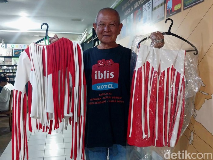 Kostum grup band legendaris Dara Puspita yang menjadi cagar budaya di Kota Malang
