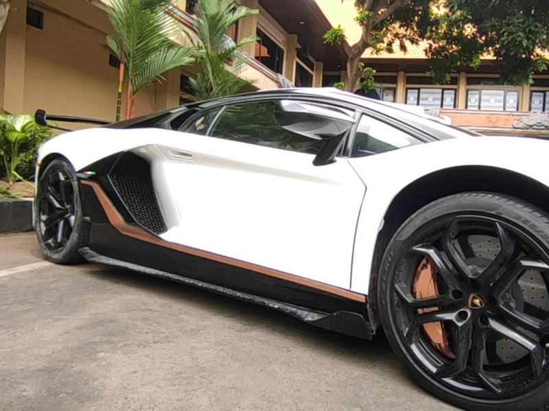 Lamborghini berpelat palsu di Polda Bali, Kamis (9/3/2023).
