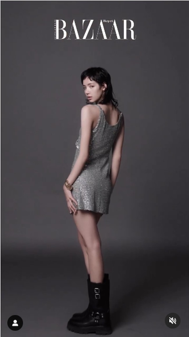 Sebelumnya Blackpink pernah mengaku dilarang agensi untuk Tato di awal karier mereka. Meski begitu banyak artis-artis KPop yang memiliki tato meski tidak selalu bisa menampilkannya di televisi dengan bebas. Dilansir Korea Times, tato sendiri menjadi tren di kalangan anak muda Korea terlebih banyak idol dan selebriti dengan bangga menampilkannya di media sosial.Foto: Instagram Harpers Bazaar Singapore