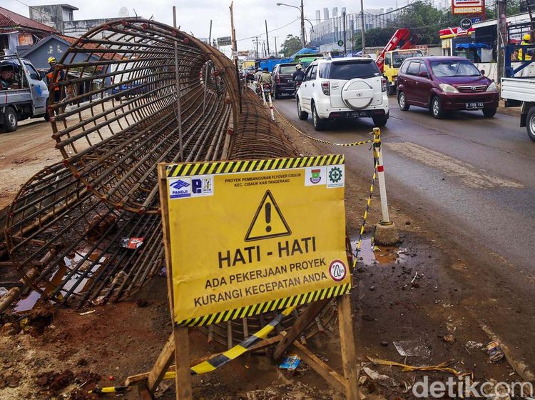Melihat Pembangunan Flyover Cisauk Tangerang