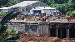 Melihat Progres Pembangunan Proyek Saringan Sampah Ciliwung