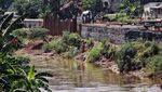 Melihat Progres Pembangunan Proyek Saringan Sampah Ciliwung