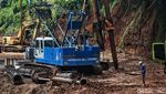 Melihat Progres Pembangunan Proyek Saringan Sampah Ciliwung