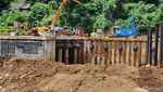 Melihat Progres Pembangunan Proyek Saringan Sampah Ciliwung