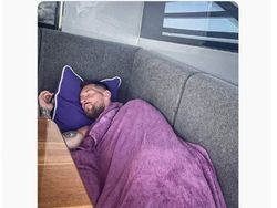 Meme Messi Dibully PSG Tersingkir, Dibanding-bandingkan Ronaldo