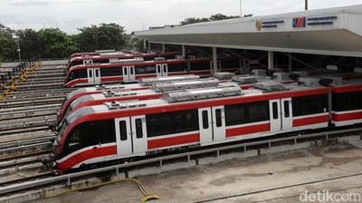 Mengintip Kereta LRT Jabodebek Beristirahat