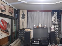 Melihat Koleksi Museum Nike Ardilla yang Penuh Kenangan
