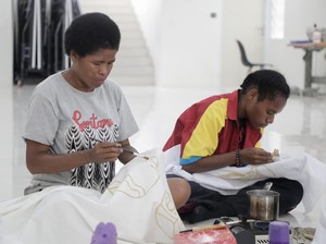 Lestarikan Budaya, Papua Muda Inspiratif Gelar Pelatihan Membatik