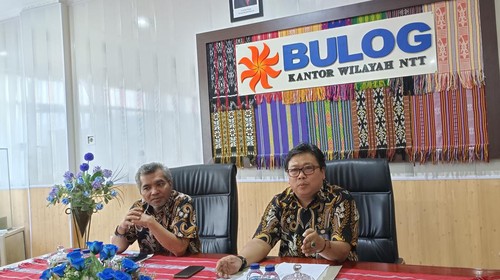 Bulog NTT menyebut ada 21 ribu ton beras di gudang penampungan dan 18.600 ton kedatangan beras dari Jawa Timur yang akan masuk NTT.