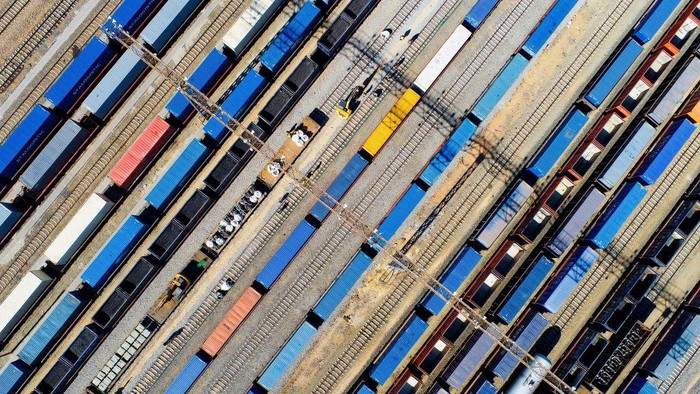 Kereta kargo China-Eropa telah meyumbang untuk perbaikan ekonomi global. Kereta barang ini ini telah menghubungkan lebih dari 60 wilayah di lebih dari 10 negara.