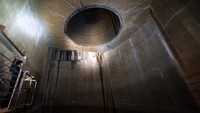Saat itu pintu waduk dibuka, dan air akan masuk ke dalam penyimpanan air bawah tanah.  