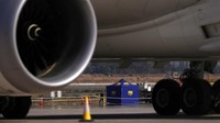 Sekitar selusin perampok bersenjata menyerang saat pekerja mentransfer USD 32,5 juta uang tunai ke truk lapis baja di Bandara Internasional Arturo Merino Benitez di Santiago, Rabu (8/3/2023).
