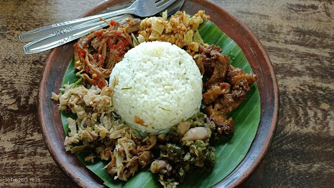 Sedap! 5 Nasi Bogana Komplet Ini Nikmat Untuk Makan Siang