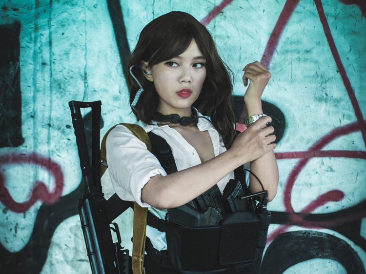 5 Potret Rie Airie Model Gravure Indonesia