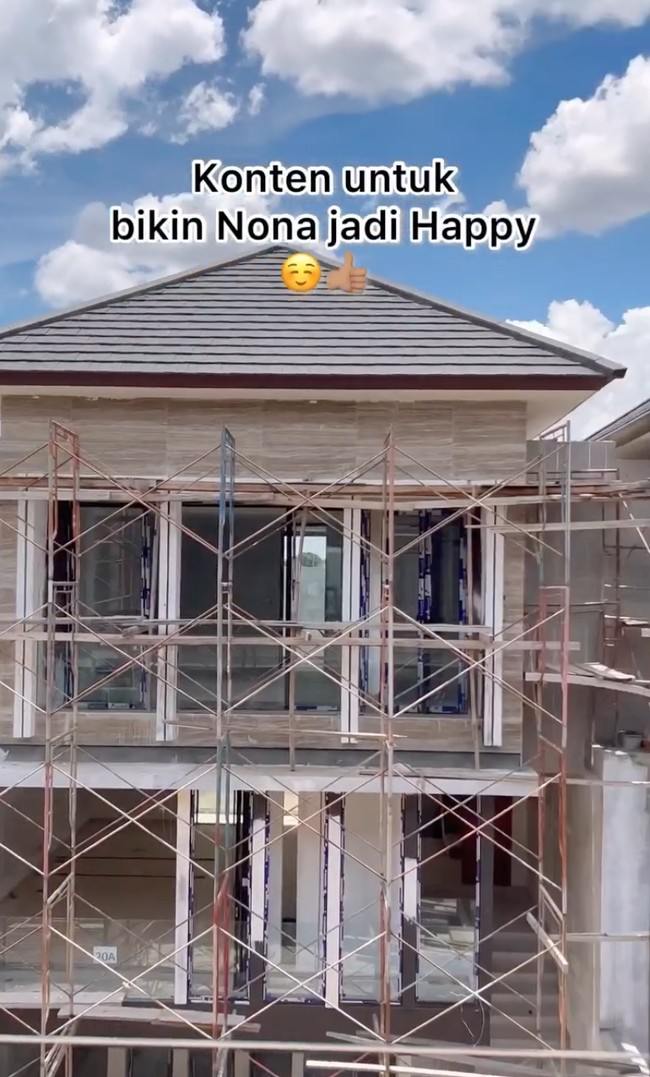 Potret rumah yang nantinya akan menjadi tetangga Indah dan Arie. Kurang lebih rumah Arie dan Indah juga berbentuk menyerupai rumah tersebut. Foto: Instagram/@arie_kriting