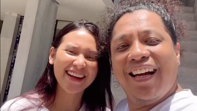 7 Potret Arie Kriting Pamer Rumah Baru 3 Lantai Usai Disindir Mertua