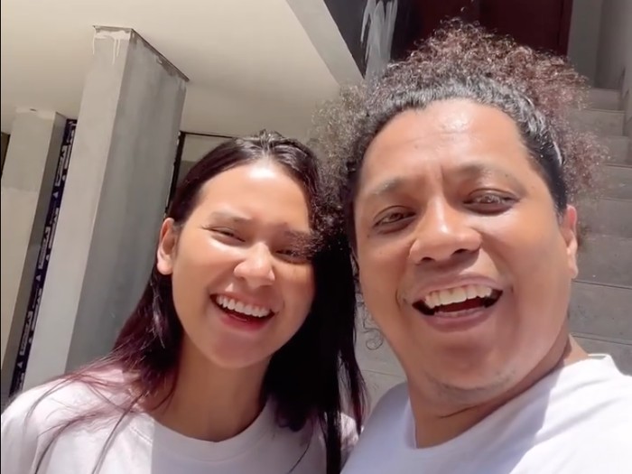 Rumah Baru Arie Kriting dan Indah Permatasari