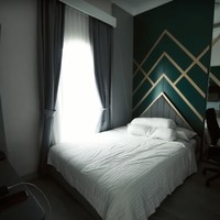 Potret salah satu kamar anak Bedu yang terletak di lantai 2 rumah. Kamar tersebut tampak minimalis. Desain pada bagian dinding tempat tidurnya juga menambah keindahan kamar. Foto: YouTube/AH