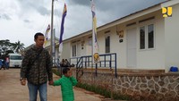 Pembangunan hunian tahap I ini kami lakukan secepat mungkin dan menjadi bagian dari operasi kemanusiaan Kementerian PUPR untuk membantu masyarakat dan Pemerintah Kabupaten Cianjur sehingga tidak perlu terlalu lama tinggal di tenda pengungsian.Foto: Dok. Kementerian PUPR