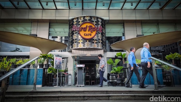 Sayonara! Hard Rock Cafe Jakarta Bakal Tutup 31 Maret 2023 Terkenal sebagai kafe dan restoran dengan konsep Rock N Roll, Hard Rock Cafe Jakarta dikabarkan tutup sebentar lagi. Hard Rock Cafe Jakarta bakal tutup 31 Maret 2023.