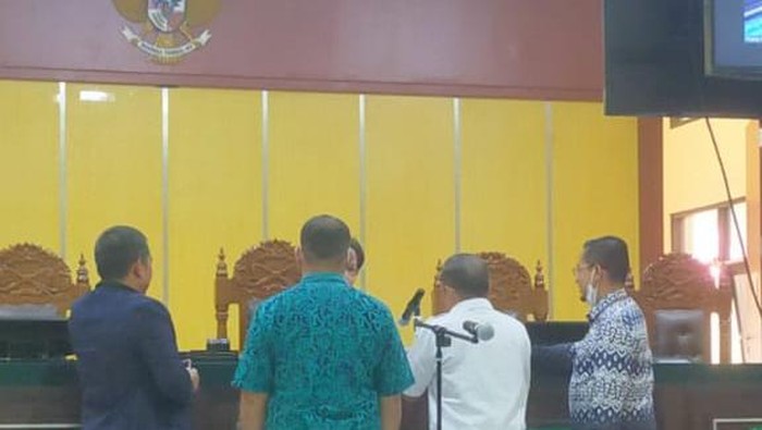 Sidang gugatan praperadilan MAKI ke KPK di PN Palu terkait kasus korupsi pembangunan Kantor DPRD Morut.