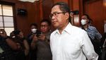 Ekspresi Suko Sutrisno dan Abdul Haris di Sidang Vonis Tragedi Kanjuruhan