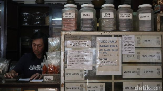 Toko Herbal Babah Kuya.