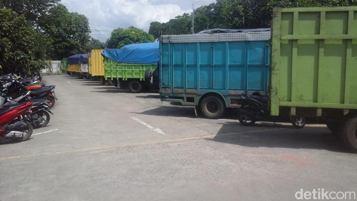 Truk Batu Bara Diamankan di Ditlantas Polda Jambi karena Nekat Beroperasi Ditengah Larangan