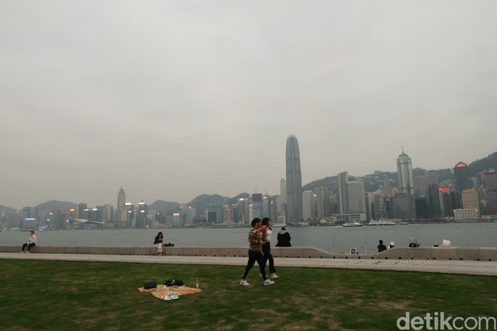 West Kowloon Promenade