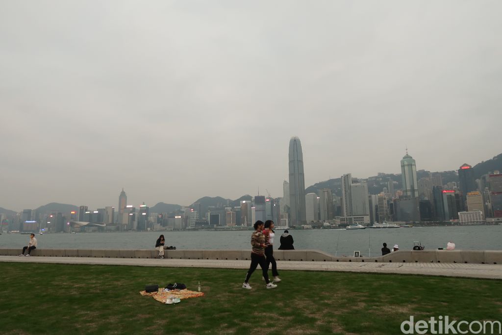West Kowloon Promenade