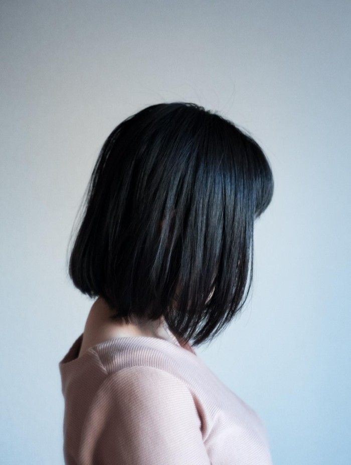 1295058387 A woman who is terribly tired and depressed.
Depressed, exhausted.
Sadness, resignation, weakness, loneliness, anxiety.