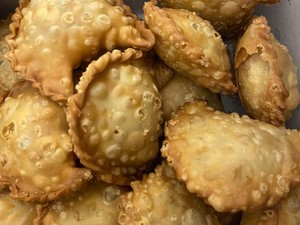 5 Pastel Murah Ini Rasanya Tak Kalah dengan Pastel Premium