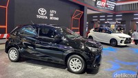 Mesinnya pun berubah. Kini, Toyota Agya menggendong mesin yang sama dengan Toyota Raize yaitu mesin WA-VE dengan kubikasi 1.200 cc 3-silinder Dual VVT-i. Mesin itu bisa menghasilkan tenaga 88 PS pada 6.000 rpm dan torsi 11,52 Kgm pada 4.500 rpm. Tenaga disalurkan melalui transmisi CVT.