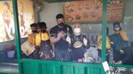 Ammar Zoni dan Irish Kompak Saat Bisnis Kuliner dan Makan Bareng