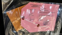 Barang bukti satu bungkus klip sabu seberat 0,14 gram yang disita polisi dari R yang berusia 35 tahun.