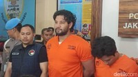 Kondisi Ammar Zoni saat kedua kalinya ditangkap karena kasus narkoba. Ammar Zoni ditangkap sekitar Maret 2023. Foto: Ahsan Nurrijal/detikHOT
