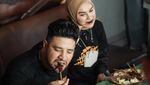 Ammar Zoni dan Irish Kompak Saat Bisnis Kuliner dan Makan Bareng