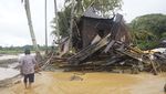 Potret Ganasnya Banjir Bandang yang Terjang Lahat Sumsel