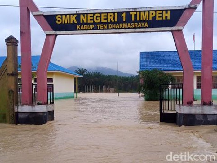 Banjir di Dharmasraya, Sumbar.